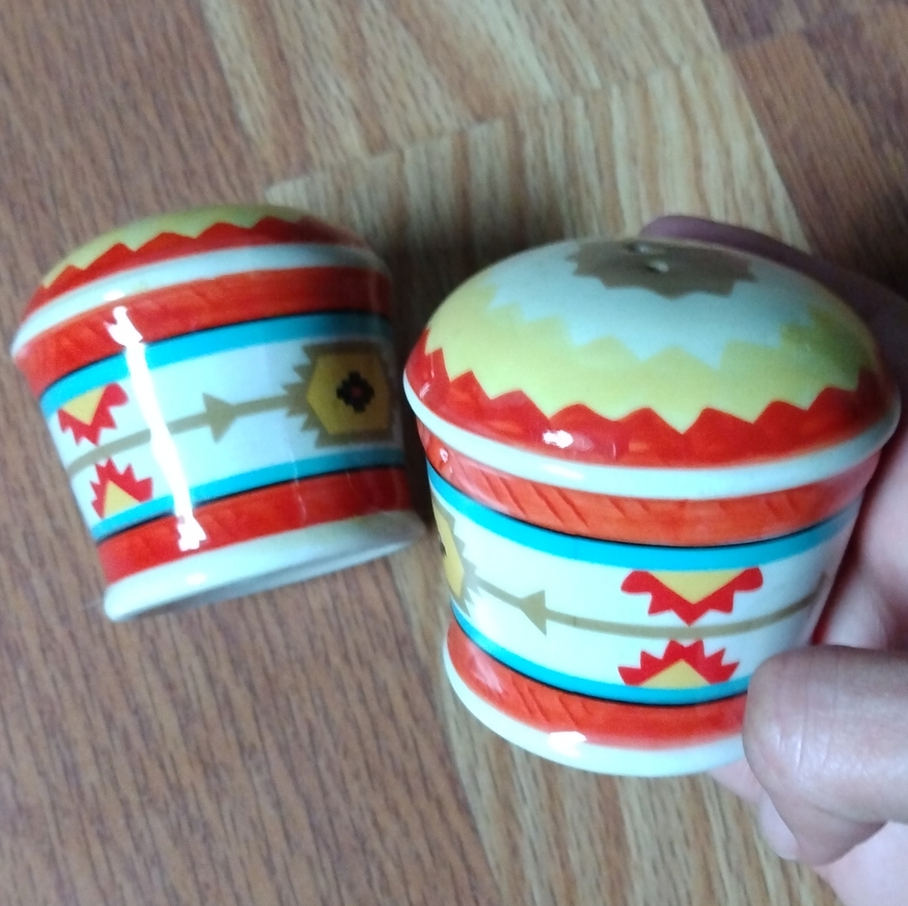 SOUTHWESTERN Salt & Pepper Shaker Set STONEWARE
